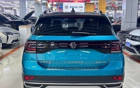 Volkswagen T-Cross I, 2022 год, 1 830 000 рублей, 5 фотография