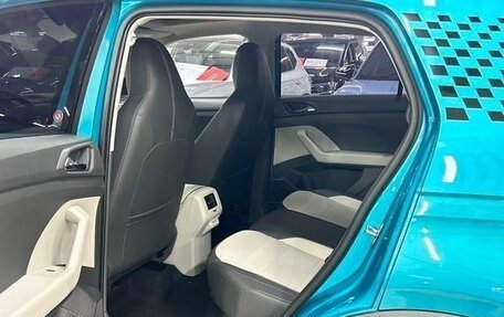 Volkswagen T-Cross I, 2022 год, 1 830 000 рублей, 11 фотография