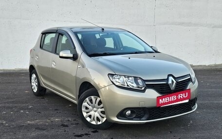 Renault Sandero II рестайлинг, 2014 год, 600 000 рублей, 3 фотография