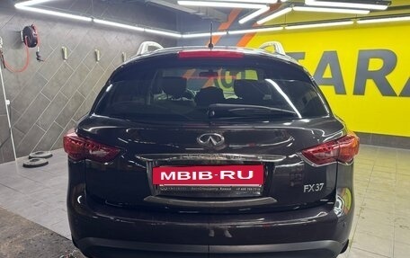 Infiniti FX II, 2011 год, 2 200 000 рублей, 15 фотография