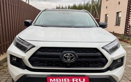 Toyota RAV4, 2024 год, 4 000 000 рублей, 1 фотография