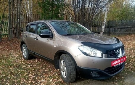 Nissan Qashqai, 2011 год, 900 000 рублей, 2 фотография