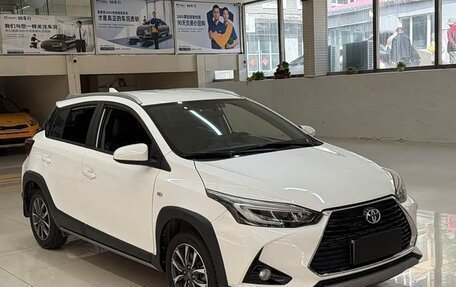 Toyota Yaris XP150 рестайлинг, 2022 год, 1 020 000 рублей, 3 фотография