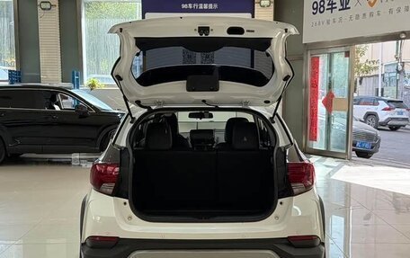 Toyota Yaris XP150 рестайлинг, 2022 год, 1 020 000 рублей, 7 фотография