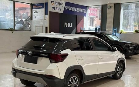 Toyota Yaris XP150 рестайлинг, 2022 год, 1 020 000 рублей, 6 фотография