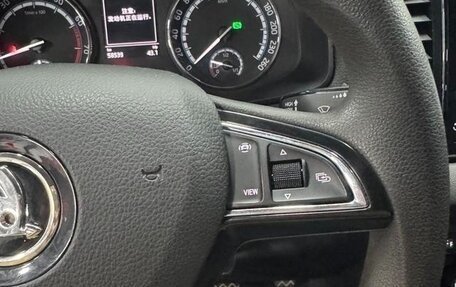 Skoda Karoq I, 2022 год, 2 000 000 рублей, 21 фотография