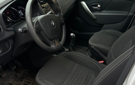 Renault Logan II, 2017 год, 730 000 рублей, 5 фотография