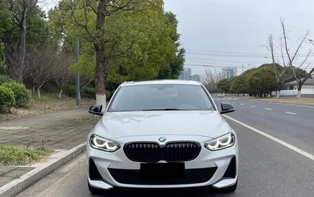 BMW 1 серия, 2022 год, 1 940 100 рублей, 3 фотография