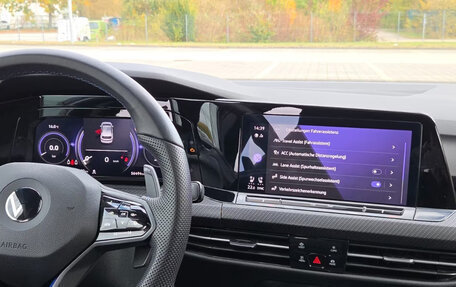 Volkswagen Golf VIII, 2022 год, 1 994 000 рублей, 8 фотография