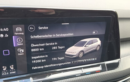 Volkswagen Golf VIII, 2022 год, 1 994 000 рублей, 13 фотография