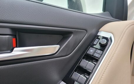 Toyota Land Cruiser, 2025 год, 22 100 000 рублей, 8 фотография