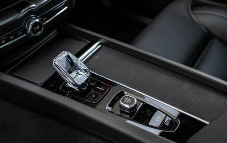 Volvo XC60 II, 2025 год, 10 100 000 рублей, 21 фотография