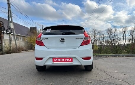 Hyundai Solaris II рестайлинг, 2011 год, 850 000 рублей, 2 фотография