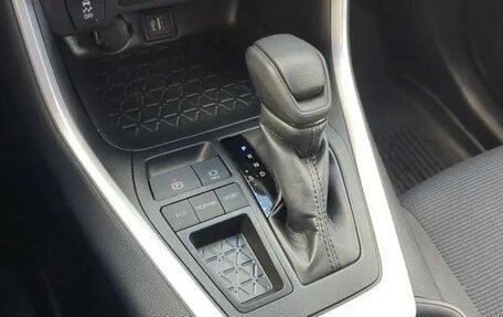 Toyota RAV4, 2025 год, 6 100 000 рублей, 7 фотография