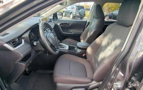 Toyota RAV4, 2025 год, 6 100 000 рублей, 5 фотография