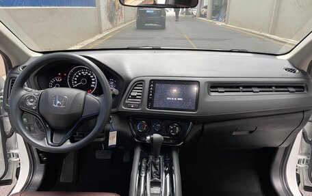 Honda Vezel, 2020 год, 1 740 000 рублей, 10 фотография