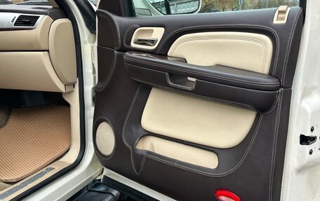 Cadillac Escalade III, 2013 год, 2 500 000 рублей, 28 фотография