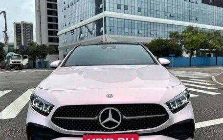 Mercedes-Benz A-Класс, 2024 год, 2 950 000 рублей, 2 фотография