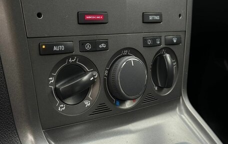 Opel Antara I, 2008 год, 680 000 рублей, 26 фотография