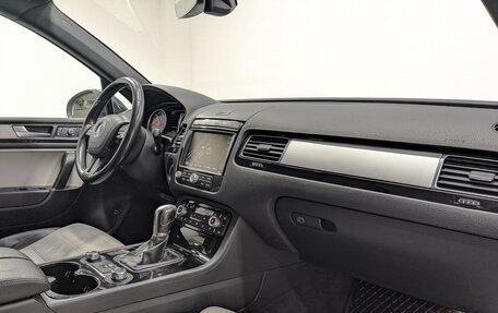 Volkswagen Touareg III, 2017 год, 2 575 000 рублей, 13 фотография