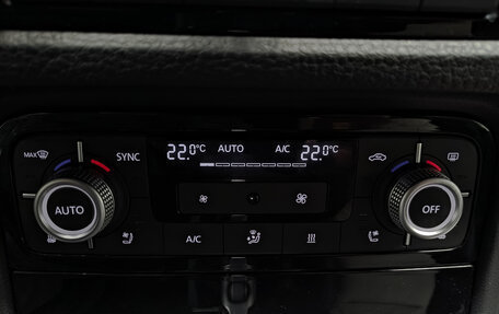 Volkswagen Touareg III, 2017 год, 2 575 000 рублей, 21 фотография