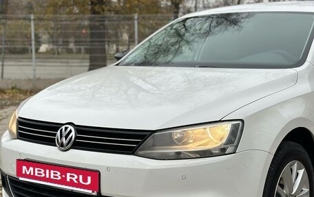 Volkswagen Jetta VI, 2013 год, 770 000 рублей, 3 фотография