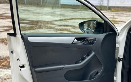 Volkswagen Jetta VI, 2013 год, 770 000 рублей, 21 фотография