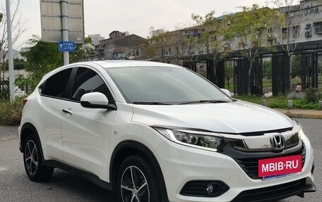 Honda Vezel, 2020 год, 1 735 000 рублей, 3 фотография