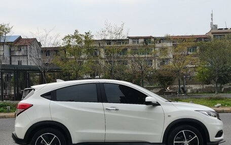 Honda Vezel, 2020 год, 1 735 000 рублей, 8 фотография