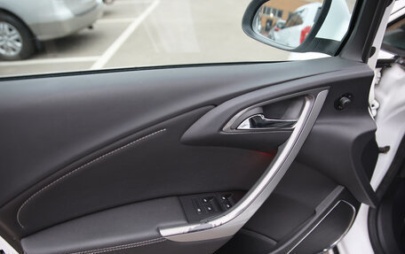 Opel Astra J, 2011 год, 690 000 рублей, 11 фотография