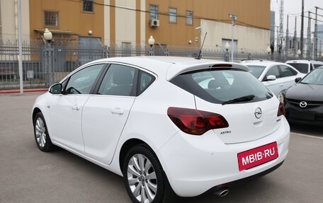 Opel Astra J, 2011 год, 690 000 рублей, 4 фотография