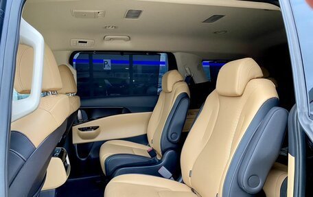 KIA Carnival, 2022 год, 3 999 000 рублей, 29 фотография