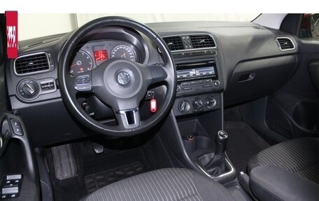 Volkswagen Polo VI (EU Market), 2011 год, 980 000 рублей, 13 фотография