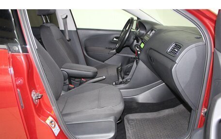 Volkswagen Polo VI (EU Market), 2011 год, 980 000 рублей, 17 фотография