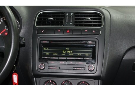 Volkswagen Polo VI (EU Market), 2011 год, 980 000 рублей, 22 фотография