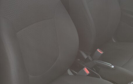 KIA Rio III рестайлинг, 2017 год, 900 000 рублей, 23 фотография