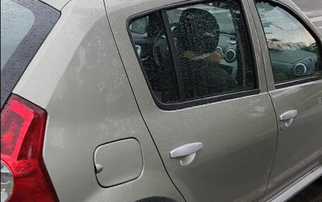 Renault Sandero I, 2014 год, 915 000 рублей, 3 фотография