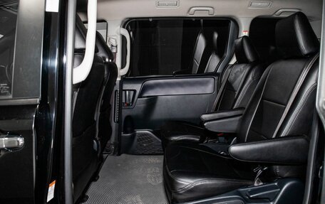 Toyota Voxy III, 2016 год, 2 000 000 рублей, 7 фотография