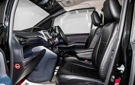 Toyota Voxy III, 2016 год, 2 000 000 рублей, 6 фотография