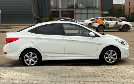 Hyundai Solaris II рестайлинг, 2011 год, 990 000 рублей, 8 фотография