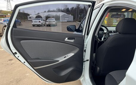 Hyundai Solaris II рестайлинг, 2011 год, 990 000 рублей, 12 фотография