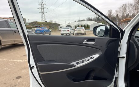 Hyundai Solaris II рестайлинг, 2011 год, 990 000 рублей, 18 фотография