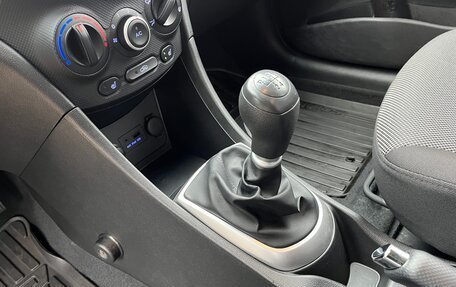 Hyundai Solaris II рестайлинг, 2011 год, 990 000 рублей, 23 фотография