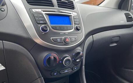 Hyundai Solaris II рестайлинг, 2011 год, 990 000 рублей, 22 фотография