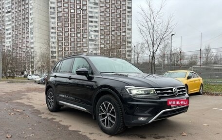 Volkswagen Tiguan II, 2019 год, 2 080 000 рублей, 2 фотография
