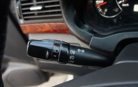 Toyota Avensis III рестайлинг, 2004 год, 700 000 рублей, 15 фотография