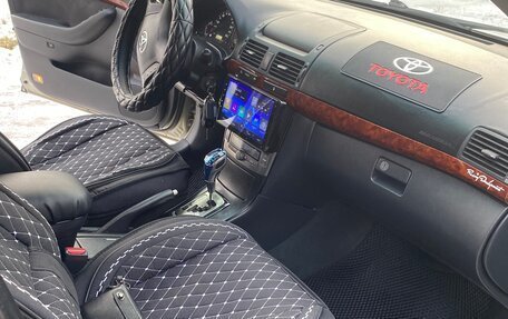 Toyota Avensis III рестайлинг, 2004 год, 700 000 рублей, 17 фотография