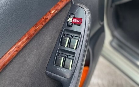 Toyota Avensis III рестайлинг, 2004 год, 700 000 рублей, 22 фотография