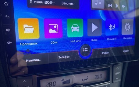 Toyota Avensis III рестайлинг, 2004 год, 700 000 рублей, 33 фотография