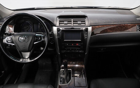 Toyota Camry, 2016 год, 2 199 000 рублей, 10 фотография